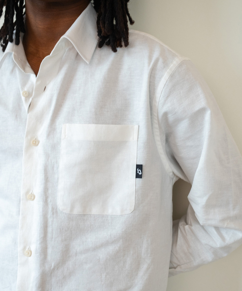WISM(ウィズム)の「Liju / リジュ Gallery TAGGED LINEN SHIRT(シャツ/ブラウス・メンズ・ホワイト・MEDIUM/LARGE)」の1枚目の写真