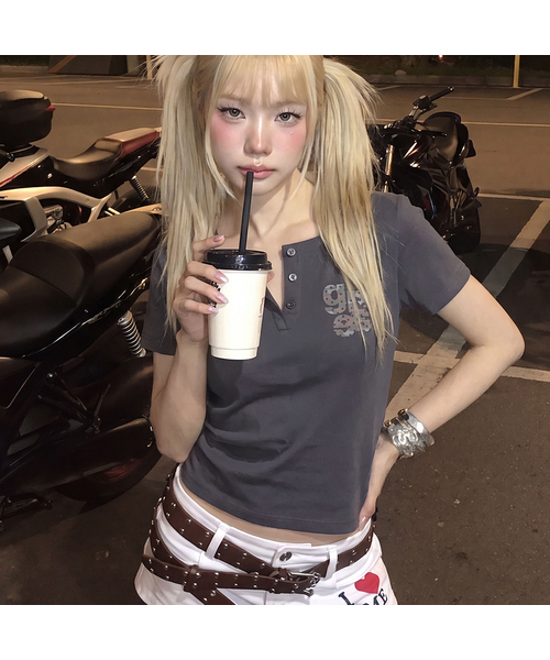 GRAVER（グレーバー）の「[ユニセックス]スモール GRAE-S CAMO ヘンリーネック半袖Tシャツ_2カラー（Tシャツ/カットソー・レディース・チャコールグレー/Beige・MEDIUM/LARGE）」の2枚目の写真