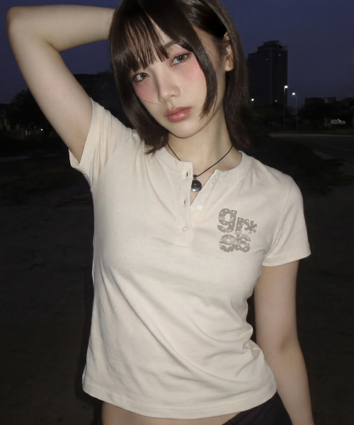 GRAVER（グレーバー）の「[ユニセックス]スモール GRAE-S CAMO ヘンリーネック半袖Tシャツ_2カラー（Tシャツ/カットソー・レディース・チャコールグレー/Beige・MEDIUM/LARGE）」の10枚目の写真