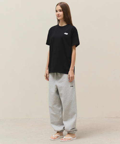MTTIRE（マティレ）の「Stichi Logo T-shirt / Black（Tシャツ/カットソー・レディース・その他・LARGE/MEDIUM/X-LARGE/SMALL）」の3枚目の写真
