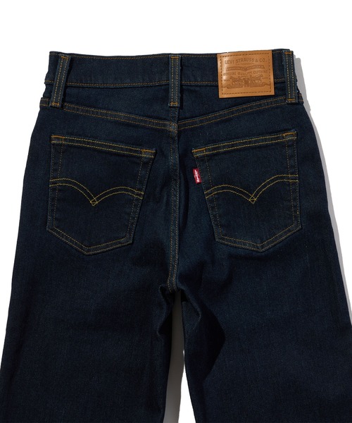 Levi's(リーバイス)の「Levi's/リーバイス 723 ハイライズストレート ジーンズ ダークインディゴ(デニムパンツ・レディース・ダークインディゴブルー・26inch/25inch/24inch/23inch/28inch/27inch)」の3枚目の写真