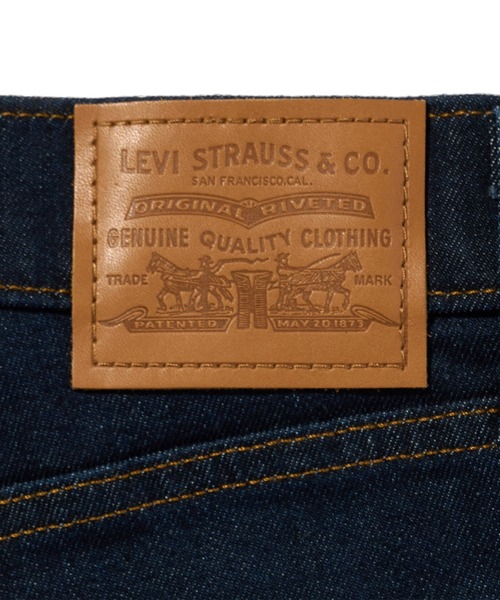 Levi's(リーバイス)の「Levi's/リーバイス 723 ハイライズストレート ジーンズ ダークインディゴ(デニムパンツ・レディース・ダークインディゴブルー・26inch/25inch/24inch/23inch/28inch/27inch)」の6枚目の写真