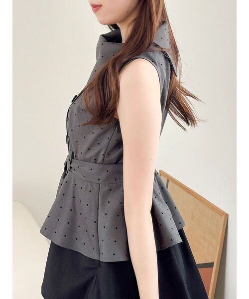 dazzlin(ダズリン)の「イレヘムティアードトレンチワンピース(ワンピース・レディース・ブラック/ベージュ・MEDIUM/SMALL)」の17枚目の写真