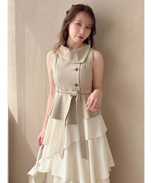 dazzlin(ダズリン)の「イレヘムティアードトレンチワンピース(ワンピース・レディース・ブラック/ベージュ・MEDIUM/SMALL)」の6枚目の写真