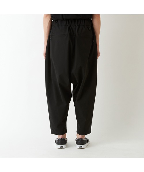 WHITE MOUNTAINEERING（ホワイトマウンテニアリング）の「【White Mountaineering / ホワイトマウンテニアリング】SOLOTEX SAROUEL PANTS（その他パンツ・メンズ・ブラック・2）」の3枚目の写真