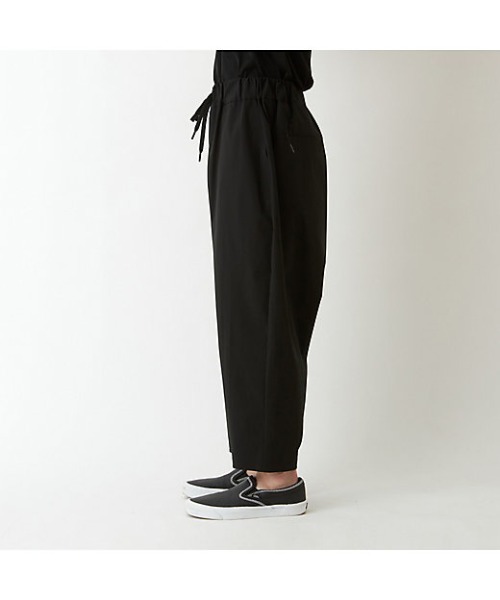 WHITE MOUNTAINEERING（ホワイトマウンテニアリング）の「【White Mountaineering / ホワイトマウンテニアリング】SOLOTEX SAROUEL PANTS（その他パンツ・メンズ・ブラック・2）」の4枚目の写真