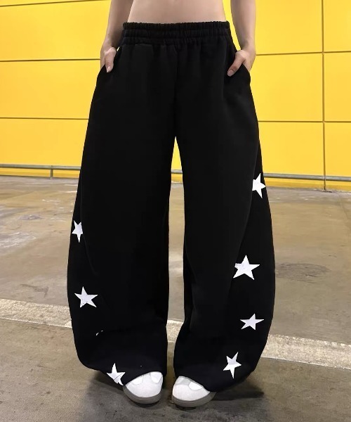 AsRiRe（アスリレイ）の「26aw スター柄切替ビッグポケットワイドスウェットパンツ（スウェットパンツ・レディース・ブラック/イエロー/グレー・M）」の5枚目の写真