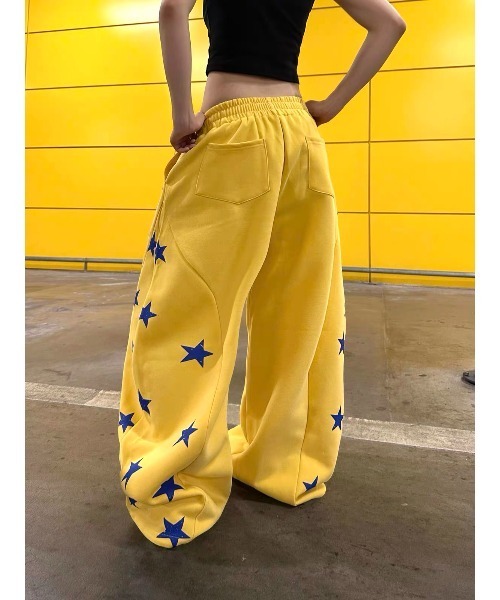 AsRiRe（アスリレイ）の「26aw スター柄切替ビッグポケットワイドスウェットパンツ（スウェットパンツ・レディース・ブラック/イエロー/グレー・M）」の6枚目の写真