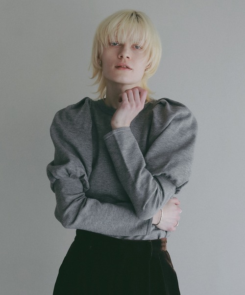 MANOF(マノフ)の「TUCK PUFF KNIT(ニット/セーター・レディース・グレー/レッド/アイボリー・F)」の2枚目の写真