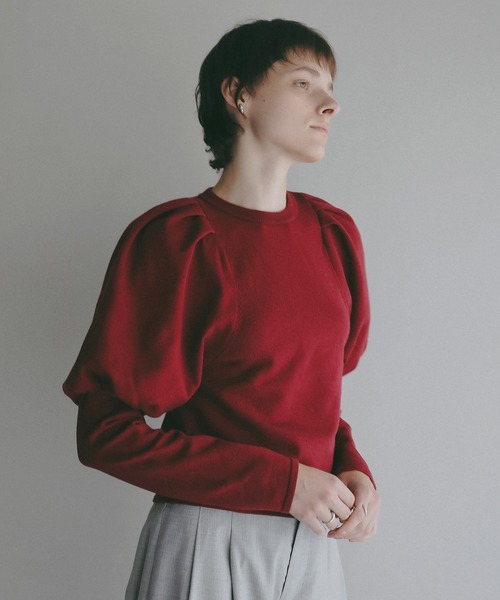 MANOF(マノフ)の「TUCK PUFF KNIT(ニット/セーター・レディース・グレー/レッド/アイボリー・F)」の3枚目の写真