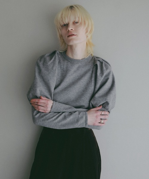MANOF(マノフ)の「TUCK PUFF KNIT(ニット/セーター・レディース・グレー/レッド/アイボリー・F)」の5枚目の写真