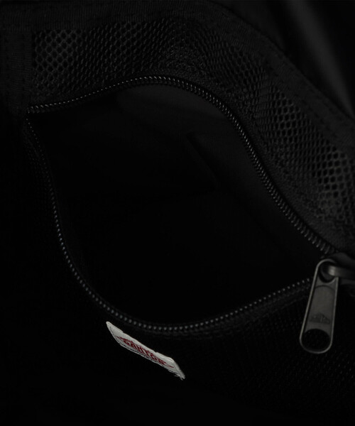 DANTON(ダントン)の「CHEMIN VERT 8.4 - Polyester Taffeta Sling Bag(ボディバッグ/ウエストポーチ・レディース・グレー/ライトグリーン/マスタード/ブラック/アイボリー・-)」の21枚目の写真
