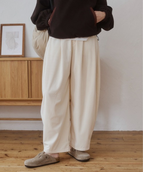 ANGIE(アンジー)の「コーデュロイ サイドタック コクーンパンツ / 秋服 / 冬服(その他パンツ・レディース・ブラウン/ブラック/アイボリー・FREE)」の21枚目の写真
