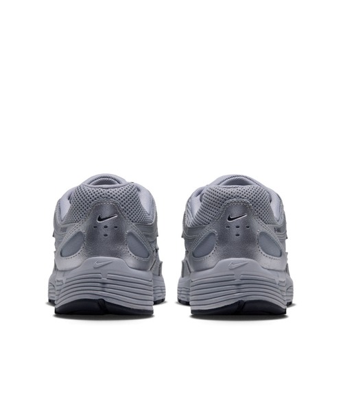 NIKE(ナイキ)の「ナイキ P-6000 ウィメンズシューズ / Nike P-6000 Women's Shoes BV1021-022 Wolf Grey(スニーカー・レディース・グレー・23.5/23/24/24.5/22/22.5/25.5/25/26)」の2枚目の写真