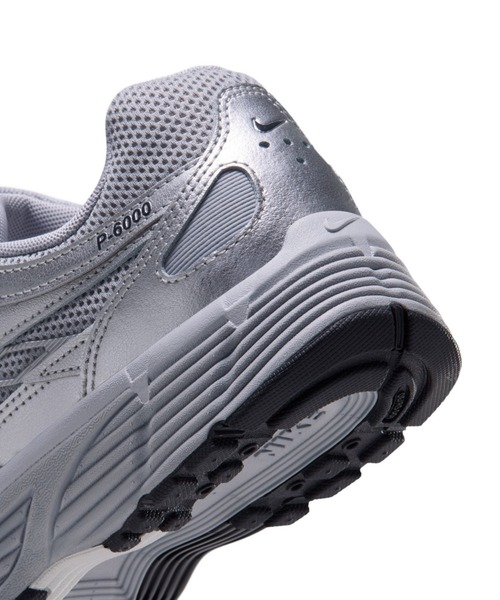 NIKE(ナイキ)の「ナイキ P-6000 ウィメンズシューズ / Nike P-6000 Women's Shoes BV1021-022 Wolf Grey(スニーカー・レディース・グレー・23.5/23/24/24.5/22/22.5/25.5/25/26)」の4枚目の写真