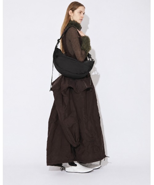 beautiful people(ビューティフルピープル)の「【beautiful people/ビューティフルピープル】《STUDIOUS別注カラー》pertex & boa shoulder bag/パーテックス&ボアショルダーバッグ(ショルダーバッグ・レディース・ブラック/アイボリー・FREE)」の10枚目の写真