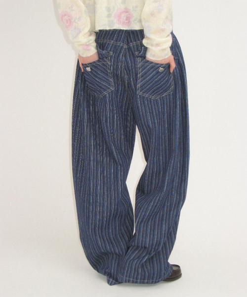 RONRON(ロンロン)の「ストライプデニム バルーンパンツ ミディアムブルー(デニムパンツ・レディース・その他・SMALL/MEDIUM)」の6枚目の写真