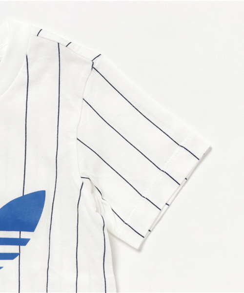 adidas（アディダス）の「オリジナルス Tシャツ[TKO TREFOIL TEE PINSTRIPE]<mstko>（Tシャツ/カットソー・キッズ・ホワイト×ブルー・100/120/110/90）」の4枚目の写真