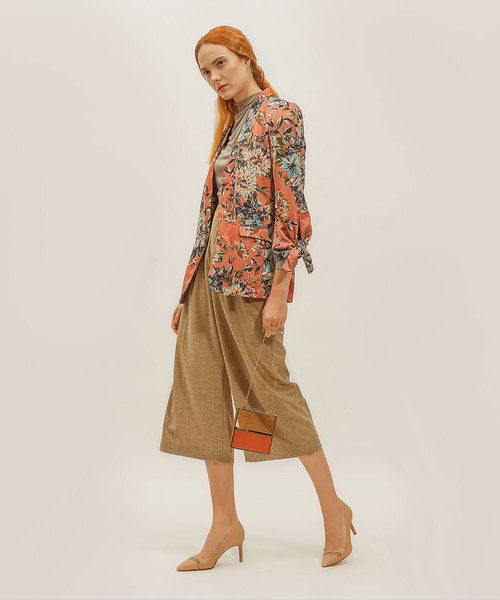 CHARLES & KEITH（チャールズ & キース）の「カラーブロックボクシィクラッチ / COLOUR BLOCK BOXY CLUTCH（クラッチバッグ・レディース・ブラック/オレンジ・S）」の3枚目の写真