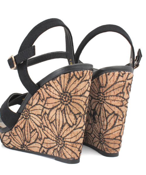 RANDA（ランダ）の「フラワー刺繍サンダル（サンダル・レディース・ピンク/ブルー/ブラック/ホワイト・LL/M/L/S）」の7枚目の写真