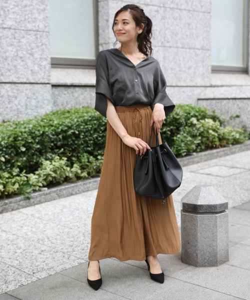 laboratory work(ラボラトリーワーク)の「オーバーポケットシャツ(シャツ/ブラウス・レディース・スモークグレー/ライトブラウン/オリーブ・MEDIUM)」の4枚目の写真