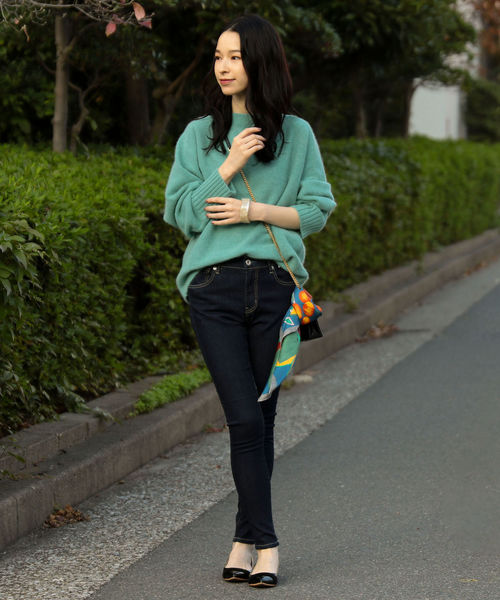 SHIPS(シップス)の「NEOスキニーコーンデニム(デニムパンツ・レディース・ネイビー/ロイヤルブルー・SMALL/MEDIUM/LARGE/X-SMALL)」の11枚目の写真