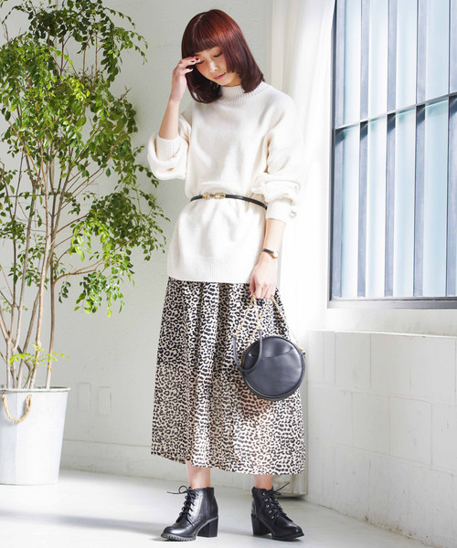 WEGO（ウィゴー）の「WEGO/ハイネックビッグシルエットニット（ニット/セーター・レディース・ホワイト/ブラック/パープル/サックスブルー/イエロー/ライトベージュ・FREE）」の9枚目の写真