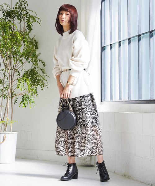 WEGO（ウィゴー）の「WEGO/ハイネックビッグシルエットニット（ニット/セーター・レディース・ホワイト/ブラック/パープル/サックスブルー/イエロー/ライトベージュ・FREE）」の11枚目の写真