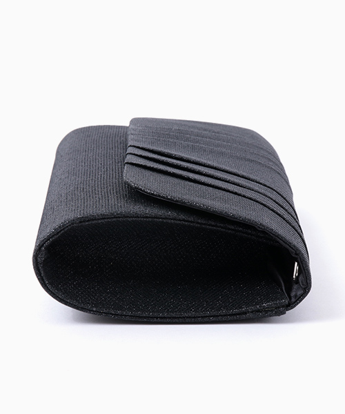 girl（ガール）の「プリーツスクエア型フォルムのクラッチパーティーバッグ 結婚式 パーティー お呼ばれ オケージョン（クラッチバッグ・レディース・ゴールド/ブラック・FREE）」の6枚目の写真