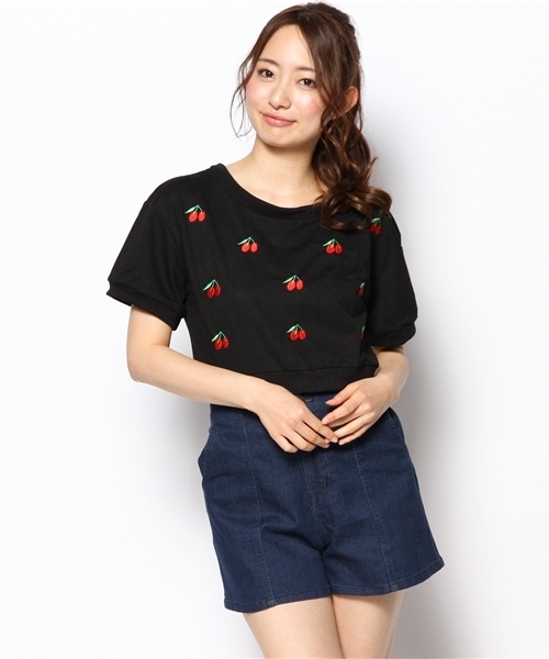 WEGO(ウィゴー)の「WEGO/モチーフ5分袖スウェット(スウェット・レディース・ホワイト/ブラック/サックスブルー/ライトパープル・FREE)」の1枚目の写真