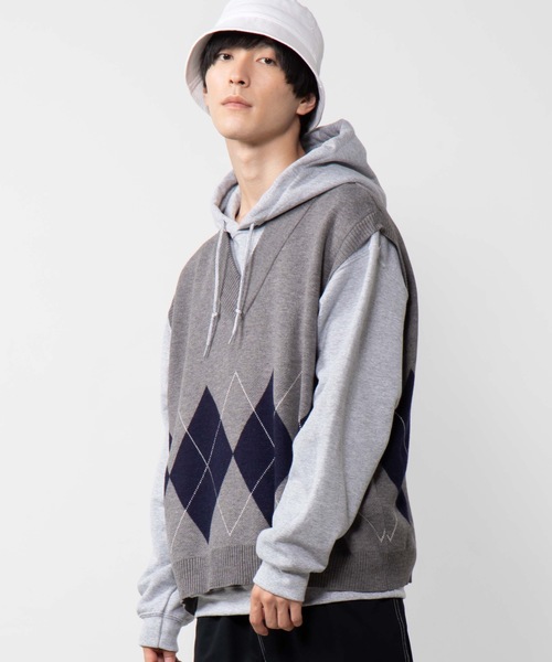 WEGO（ウィゴー）の「WEGO/アーガイルニットベスト（ベスト・メンズ・ホワイト/杢グレー/ブラック・MEDIUM/LARGE）」の3枚目の写真