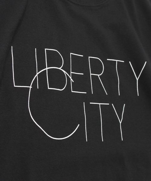 LIBERTY CITY（リバティシティ）の「【LIBERTY CITY/リバティーシティ】 [BIG C] Tシャツ（Tシャツ/カットソー・メンズ・イエロー/ブルー/ブラック/ホワイト・3/2/4）」の7枚目の写真