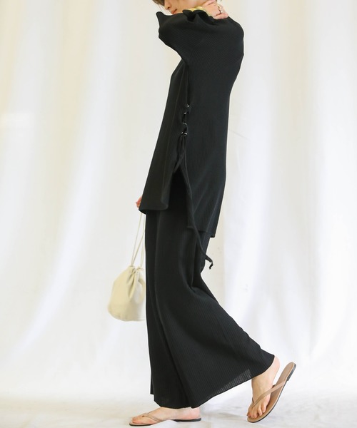 select MOCA（セレクトモカ）の「リブサイド編みセットアップ/ラウンドネックリブトップス＆ウエストゴムワイドパンツ（セットアップ・レディース・ブラック/ライトグリーン/アイボリー・FREE）」の5枚目の写真