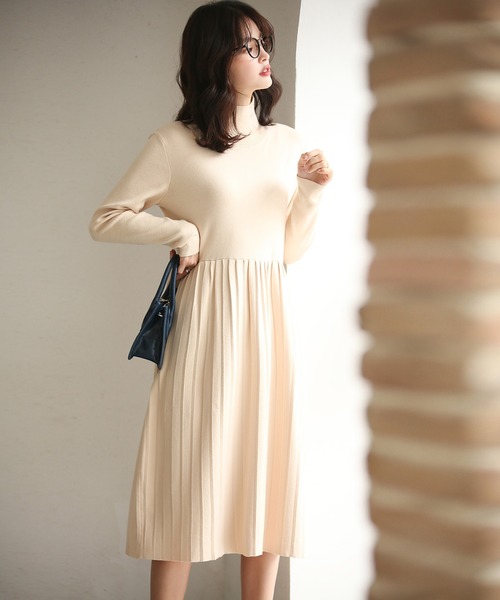 SAISON DE PAPILLON(セゾンドパピヨン)の「ハイネックウエスト切り替えプリーツニットワンピース(ワンピース・レディース・ブラック/グレー/ブルー/アイボリー/ブラウン/ブルー系その他/ネイビー/ベージュ・M/L)」の9枚目の写真