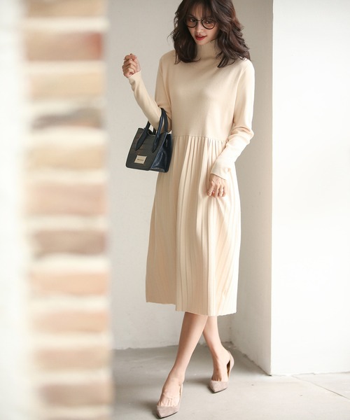 SAISON DE PAPILLON(セゾンドパピヨン)の「ハイネックウエスト切り替えプリーツニットワンピース(ワンピース・レディース・ブラック/グレー/ブルー/アイボリー/ブラウン/ブルー系その他/ネイビー/ベージュ・M/L)」の13枚目の写真