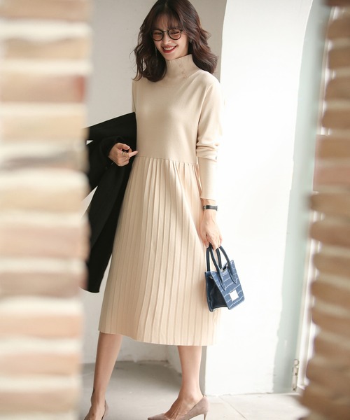 SAISON DE PAPILLON(セゾンドパピヨン)の「ハイネックウエスト切り替えプリーツニットワンピース(ワンピース・レディース・ブラック/グレー/ブルー/アイボリー/ブラウン/ブルー系その他/ネイビー/ベージュ・M/L)」の14枚目の写真