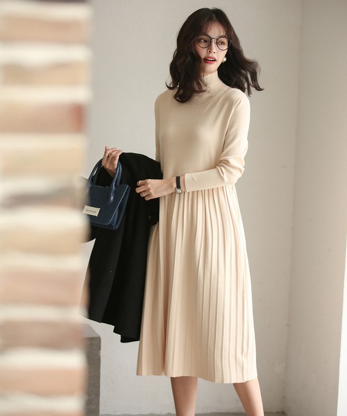 SAISON DE PAPILLON(セゾンドパピヨン)の「ハイネックウエスト切り替えプリーツニットワンピース(ワンピース・レディース・ブラック/グレー/ブルー/アイボリー/ブラウン/ブルー系その他/ネイビー/ベージュ・M/L)」の15枚目の写真