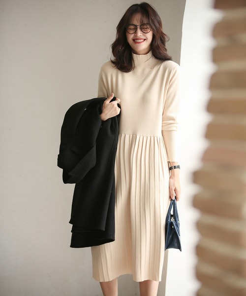 SAISON DE PAPILLON(セゾンドパピヨン)の「ハイネックウエスト切り替えプリーツニットワンピース(ワンピース・レディース・ブラック/グレー/ブルー/アイボリー/ブラウン/ブルー系その他/ネイビー/ベージュ・M/L)」の17枚目の写真