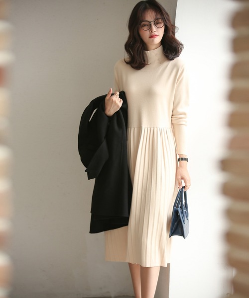 SAISON DE PAPILLON(セゾンドパピヨン)の「ハイネックウエスト切り替えプリーツニットワンピース(ワンピース・レディース・ブラック/グレー/ブルー/アイボリー/ブラウン/ブルー系その他/ネイビー/ベージュ・M/L)」の18枚目の写真