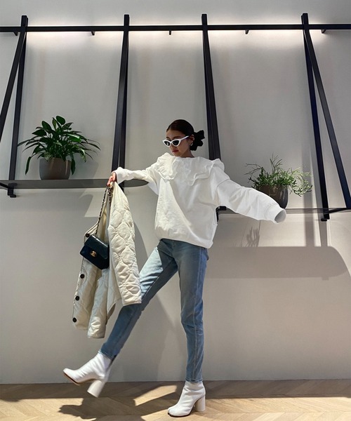 SHEER flow（シアーフロウ）の「【インフルエンサー yukariプロデュースアイテム】バックオープンスウェット（スウェット・レディース・オフホワイト・FREE）」の6枚目の写真