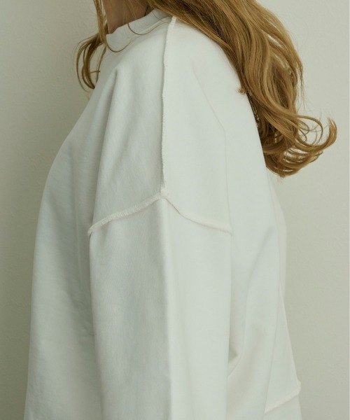 SHEER flow（シアーフロウ）の「【インフルエンサー yukariプロデュースアイテム】バックオープンスウェット（スウェット・レディース・オフホワイト・FREE）」の11枚目の写真