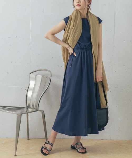 URBAN RESEARCH ROSSO(アーバンリサーチロッソ)の「【WEB/一部店舗限定】ウエストギャザーカットワンピース(ワンピース・レディース・チャコールグレー/パープル/ネイビー/ブラック・FREE)」の1枚目の写真