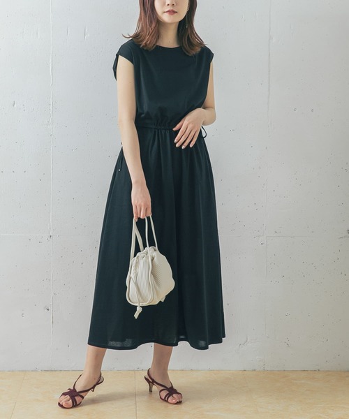 URBAN RESEARCH ROSSO(アーバンリサーチロッソ)の「【WEB/一部店舗限定】ウエストギャザーカットワンピース(ワンピース・レディース・チャコールグレー/パープル/ネイビー/ブラック・FREE)」の22枚目の写真