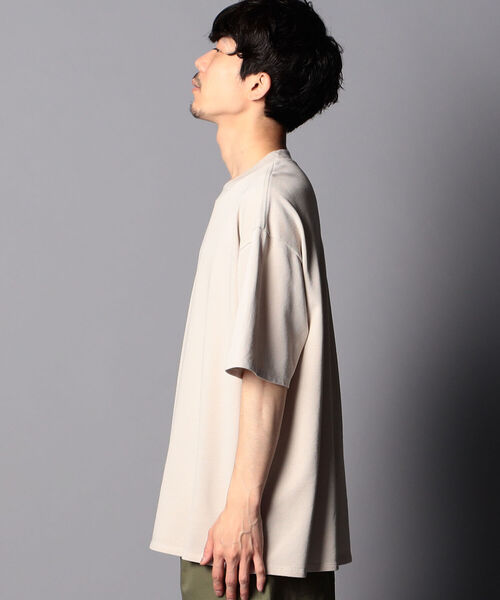 GLOSTER（グロスター）の「【unlume/アンルーム】OLIVIER TEE ショートスリーブTシャツ（Tシャツ/カットソー・メンズ・ベージュ/ブラック・L/M）」の8枚目の写真