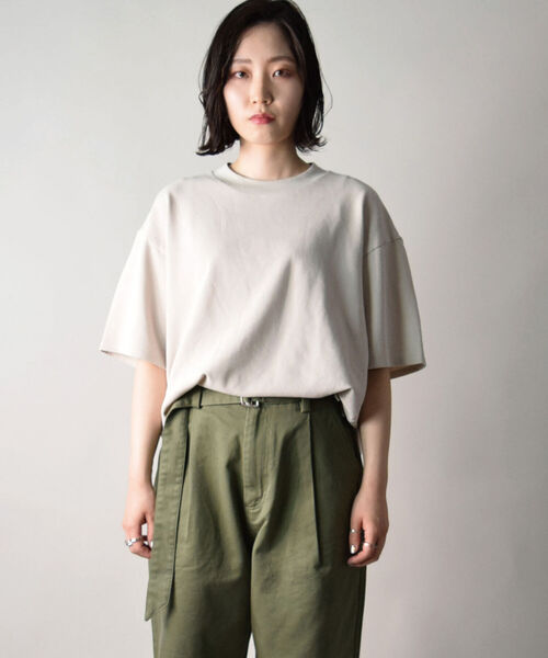 GLOSTER（グロスター）の「【unlume/アンルーム】OLIVIER TEE ショートスリーブTシャツ（Tシャツ/カットソー・メンズ・ベージュ/ブラック・L/M）」の15枚目の写真