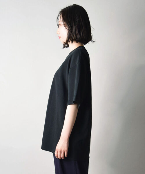 GLOSTER（グロスター）の「【unlume/アンルーム】OLIVIER TEE ショートスリーブTシャツ（Tシャツ/カットソー・メンズ・ベージュ/ブラック・L/M）」の22枚目の写真