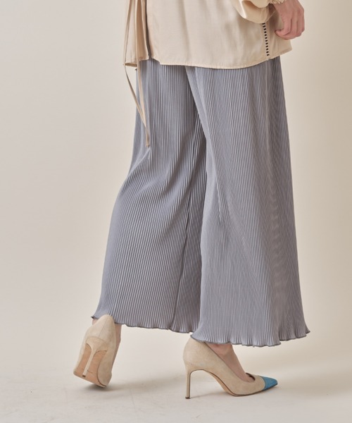 &. NOSTALGIA（アンドドットノスタルジア）の「プリーツカットパンツ（その他パンツ・レディース・アイボリー/グレイッシュブルー・FREE）」の15枚目の写真