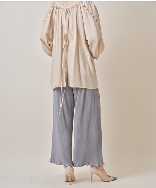 &. NOSTALGIA（アンドドットノスタルジア）の「プリーツカットパンツ（その他パンツ・レディース・アイボリー/グレイッシュブルー・FREE）」の19枚目の写真