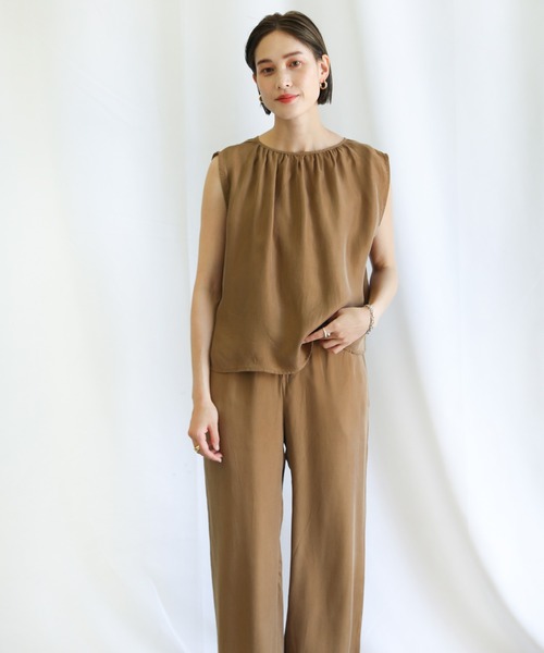 select MOCA（セレクトモカ）の「2021 SS スムースサテン2wayノースリーブトップス＆リラックスパンツセットアップ（セットアップ・レディース・ブラック/ベージュ・FREE）」の14枚目の写真