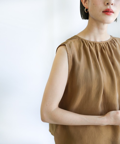 select MOCA（セレクトモカ）の「2021 SS スムースサテン2wayノースリーブトップス＆リラックスパンツセットアップ（セットアップ・レディース・ブラック/ベージュ・FREE）」の15枚目の写真